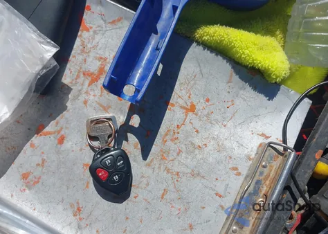 2010 Toyota Corolla Le z USA, uszkodzony, nr VIN JTDBU4EE4A9111348